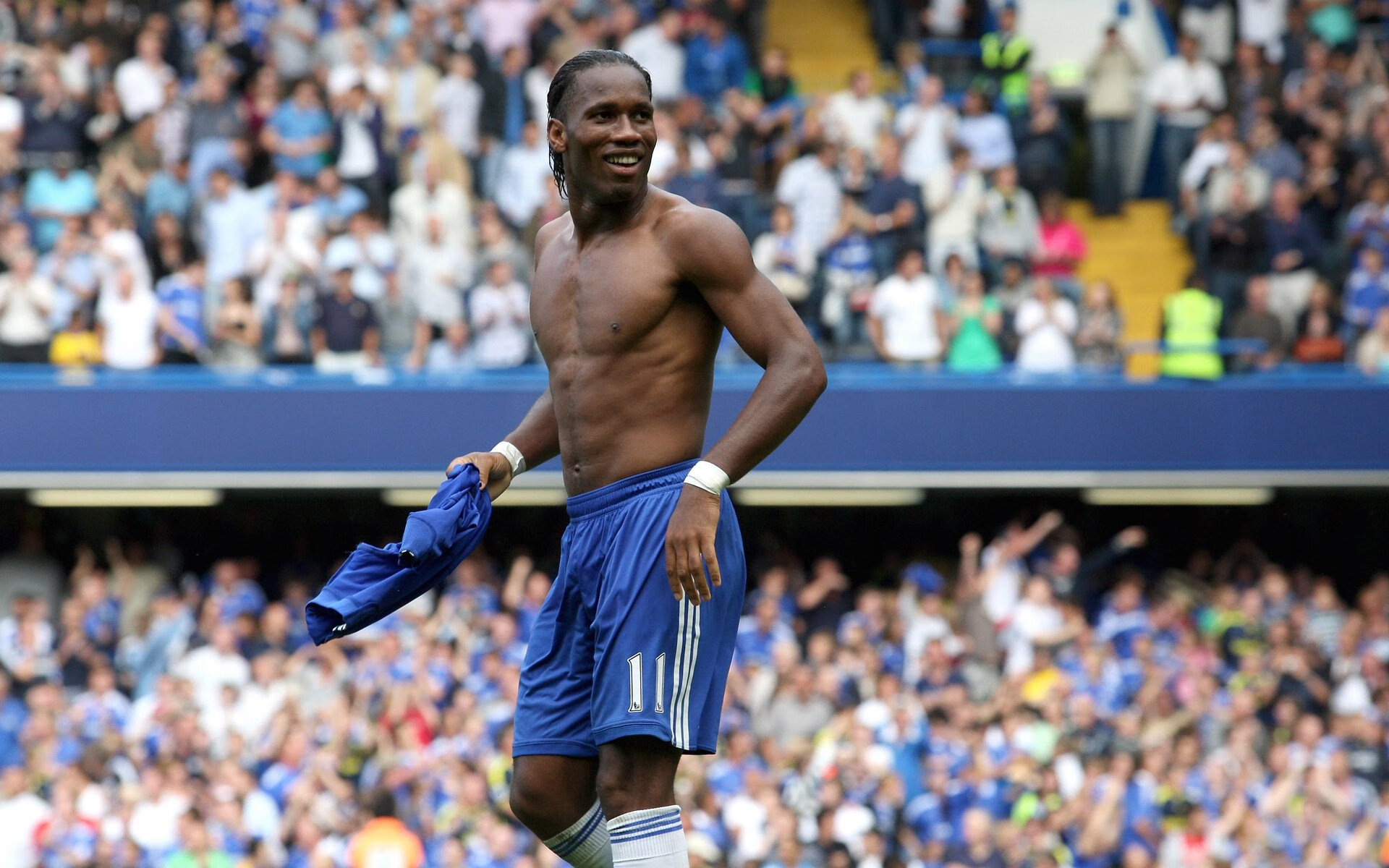 内斯塔:伤病缠身的优雅后卫,坚持与不屈,内斯塔太帅了